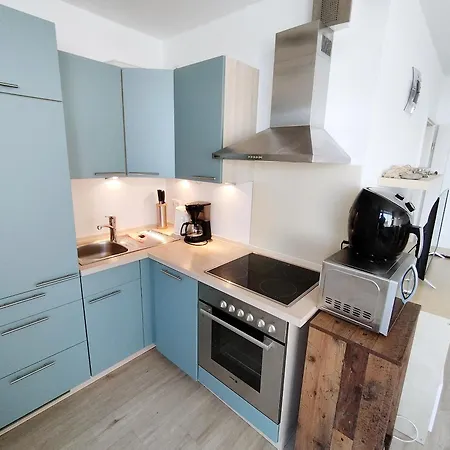 Q03-008 Апартаменты *