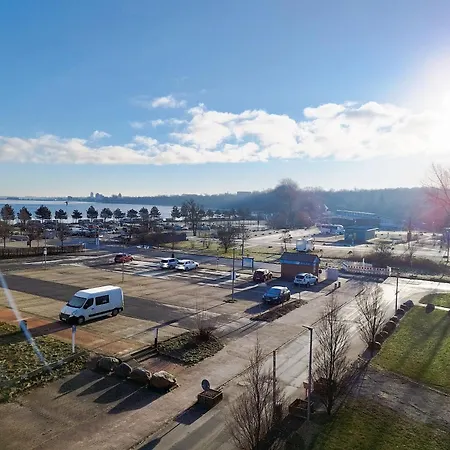 Q03-008 Апартаменты Хайлигенхафен