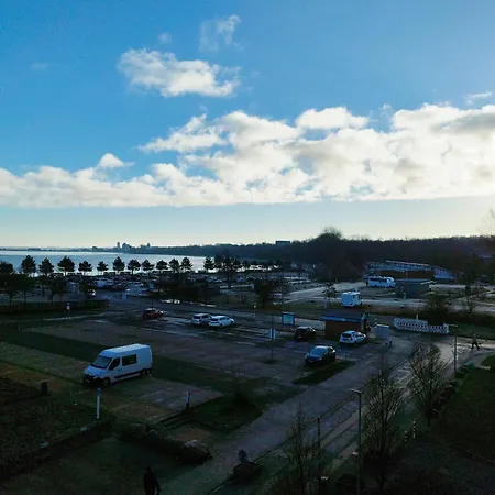 Q03-008 Апартаменты Хайлигенхафен